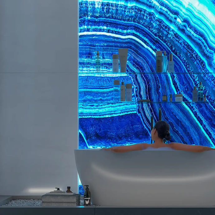 1000x1000_Banner-Fantastico_aqua_LED_-_bathroom - CreoGlass®