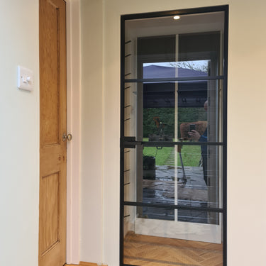 Linear View - Single Hinged Door with Latch and Frameless