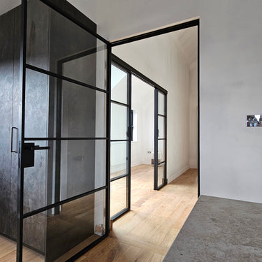 Reflex View – Single Hinged Door with Latch and Frame - PMF