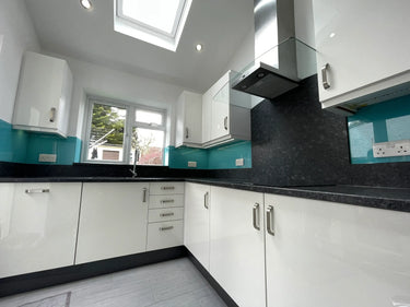 Aqua Blue - Colour Glass Splashback – Bespoke - CreoGlass®