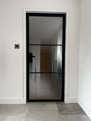 Crescent View – Single Hinged Door with Latch and Frame – internal steel and glass door, photo 2