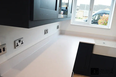 White Plain Colour 10mm Silestone Quartz Worktop - CreoGlass®