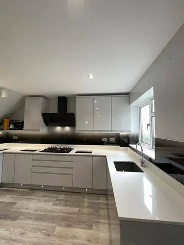 Black to White - Gradient - Splashback - Bespoke - CreoGlass®