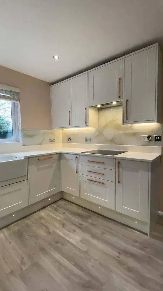 Golden - White Opera Splashback - Bespoke - CreoGlass®