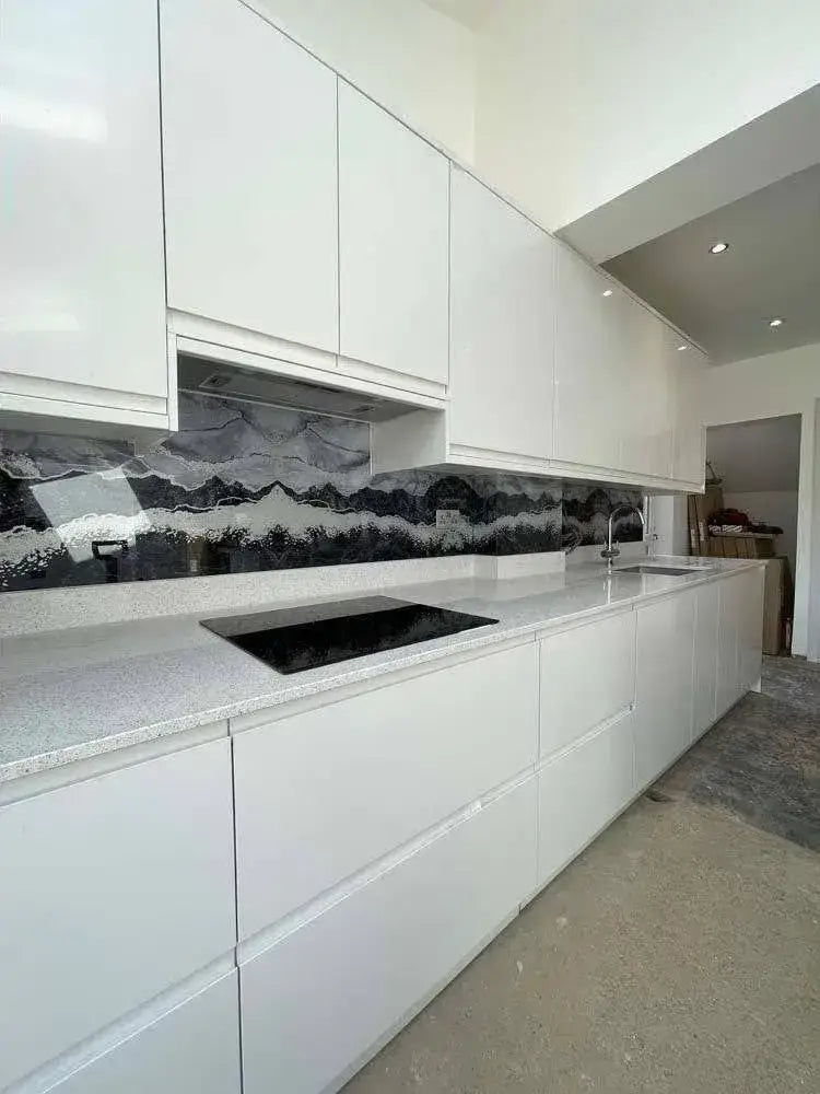 Silver- Famida - Splashback - Bespoke - CreoGlass®