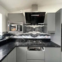 Silver- Famida - Splashback - Bespoke - CreoGlass®