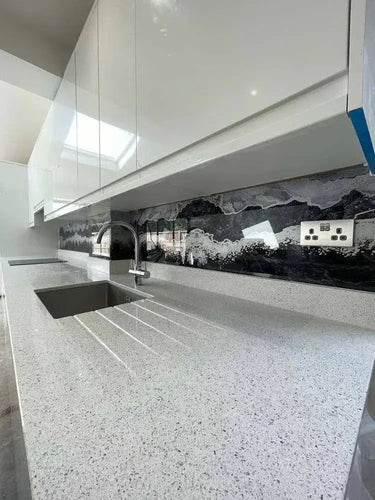 Silver- Famida - Splashback - Bespoke - CreoGlass®