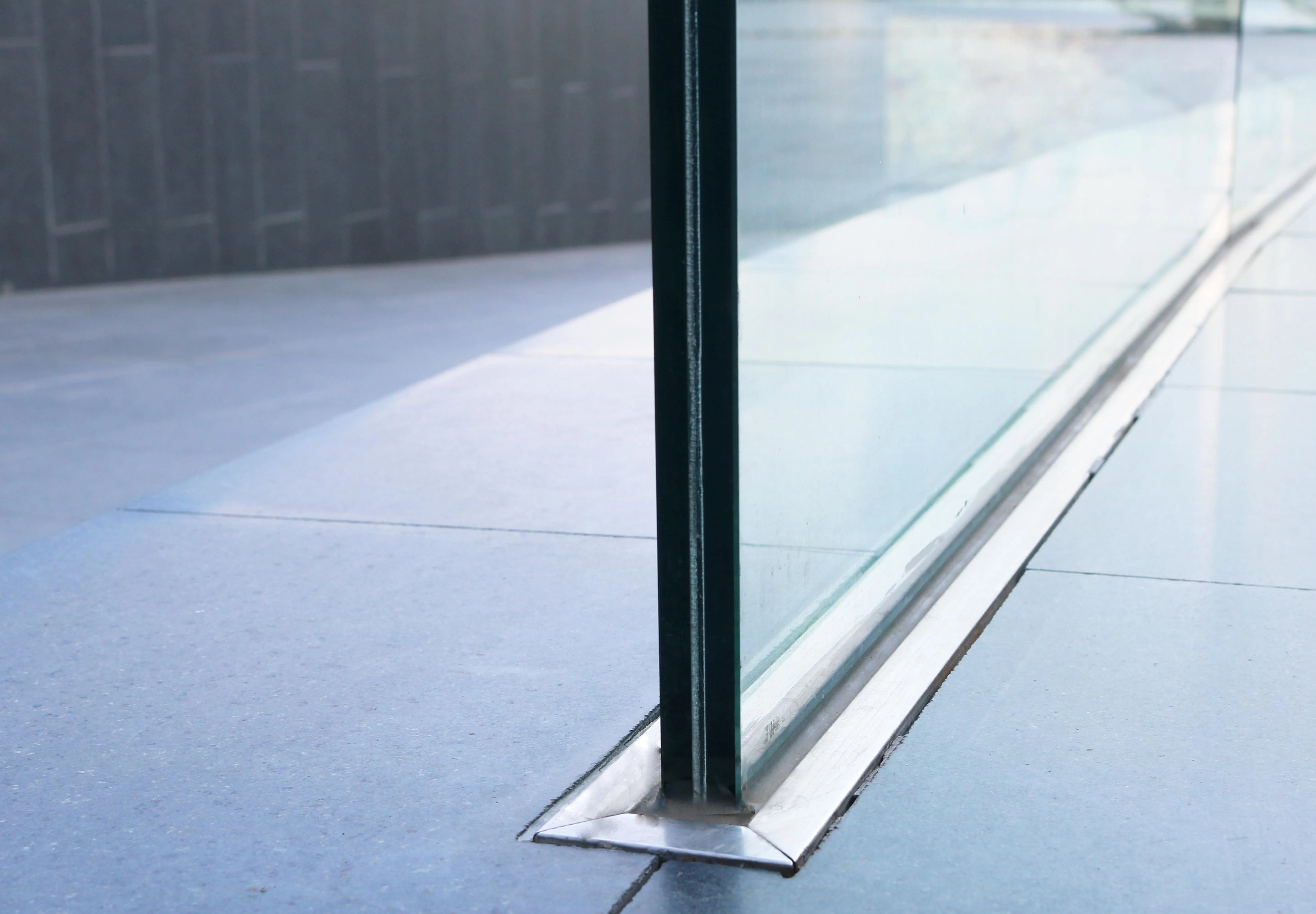 Transform Your Space with Infinity Glass Balustrades - CreoGlass®
