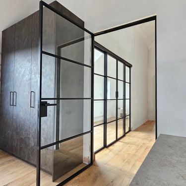 Reflex View – Single Hinged Door with Latch and Frame - PMF