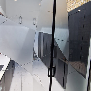 Reflex Grid – Double Hinged Glass Door with Handle and Frame – PMF