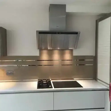 Antelope-Mirror Striped Splashback- Bespoke - CreoGlass®