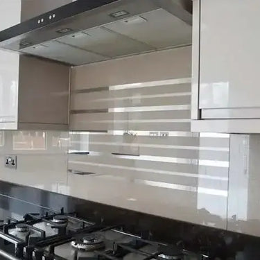 Antelope-Mirror Striped Splashback- Bespoke - CreoGlass®