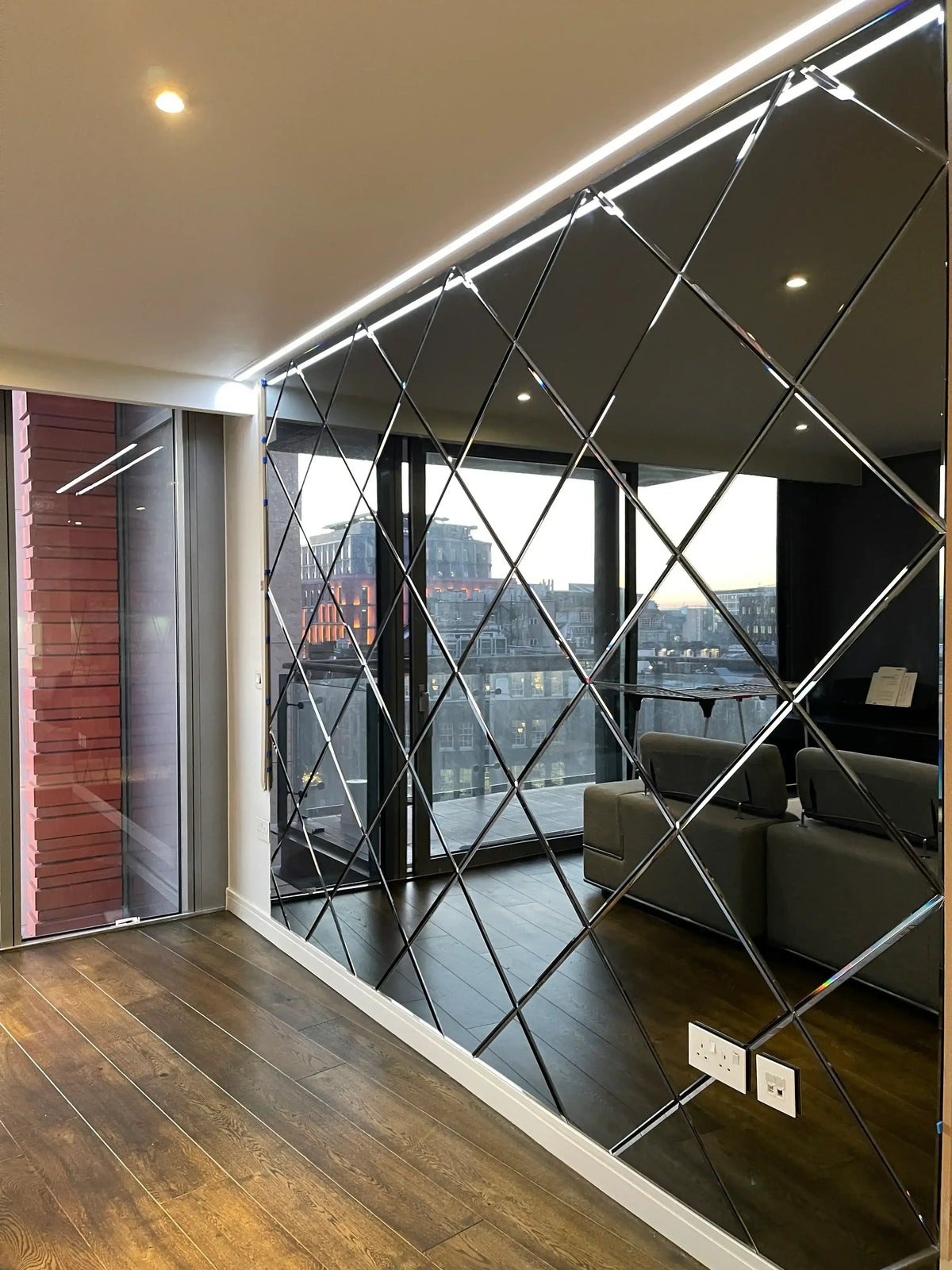 Diamond Cut - Wall Mirror - CreoGlass®