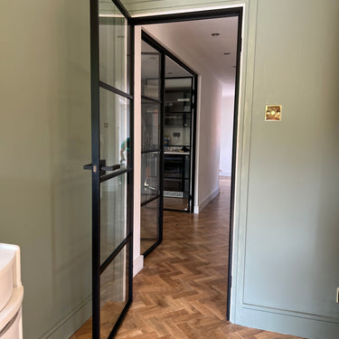 Aspect Grid – Single Hinged Door with Latch and Frame – PMF