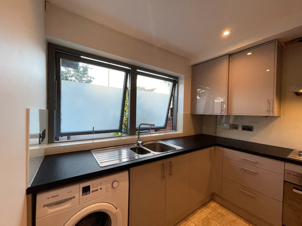 Ivory Cream Colour Glass Splashback – Bespoke – CreoGlass®