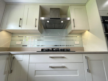 White - Mirror Striped Splashback - Bespoke - CreoGlass®