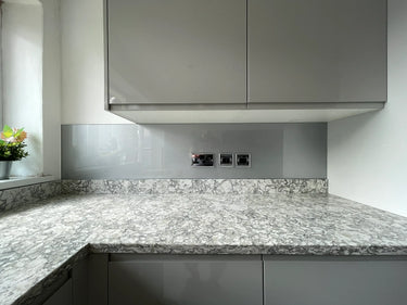 Smoke Grey - Metallic Splashback - Bespoke - CreoGlass®