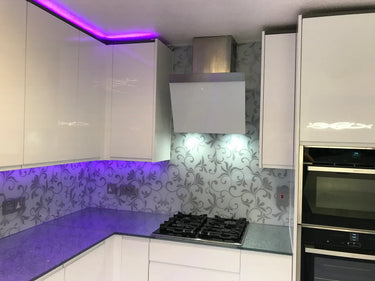 Silver Petal Stencil Glass Splashback – Bespoke - CreoGlass®