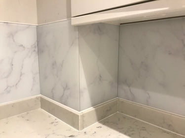 White Marble Printed Glass Splashback – Bespoke - CreoGlass®