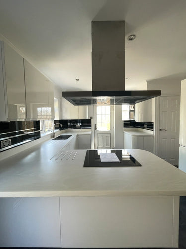 Black - Mirror Striped Splashback - Bespoke - CreoGlass®