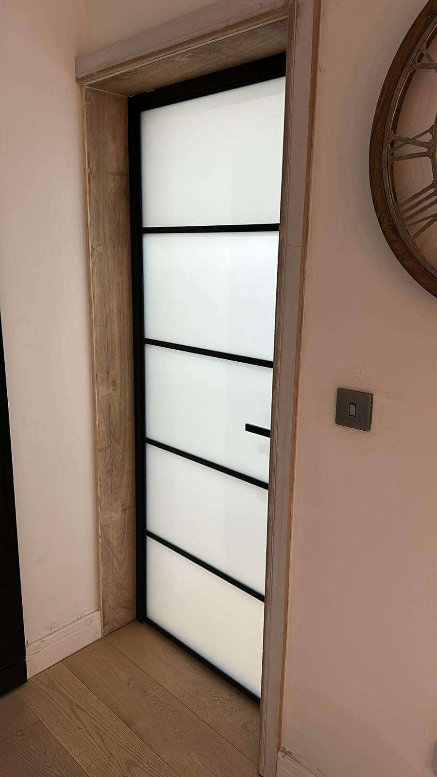 Frost Aura – Single Hinged Door with Latch and Frame – internal steel and glass door, photo 1