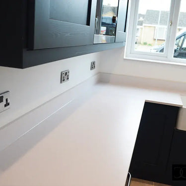 White Plain Colour 10mm Silestone Quartz Worktop - CreoGlass®