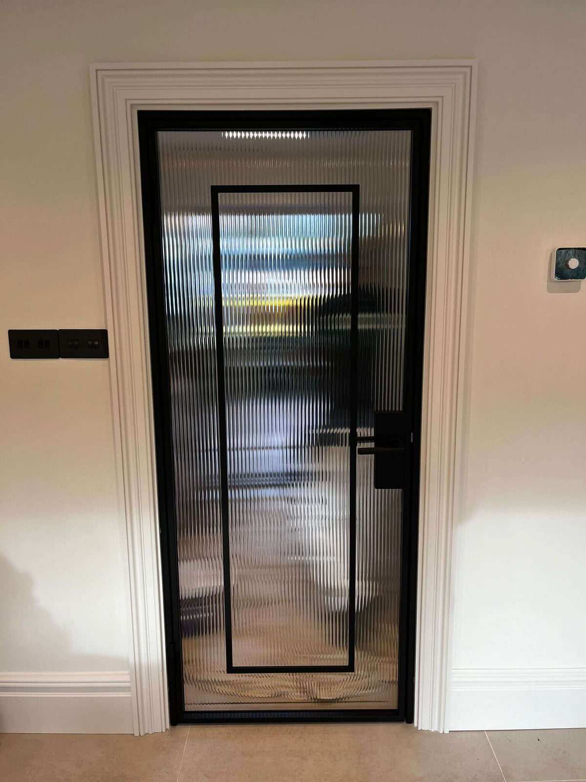 Radiant Frame – Single Hinged Door with Knob and Frame – internal steel and glass door, photo 2