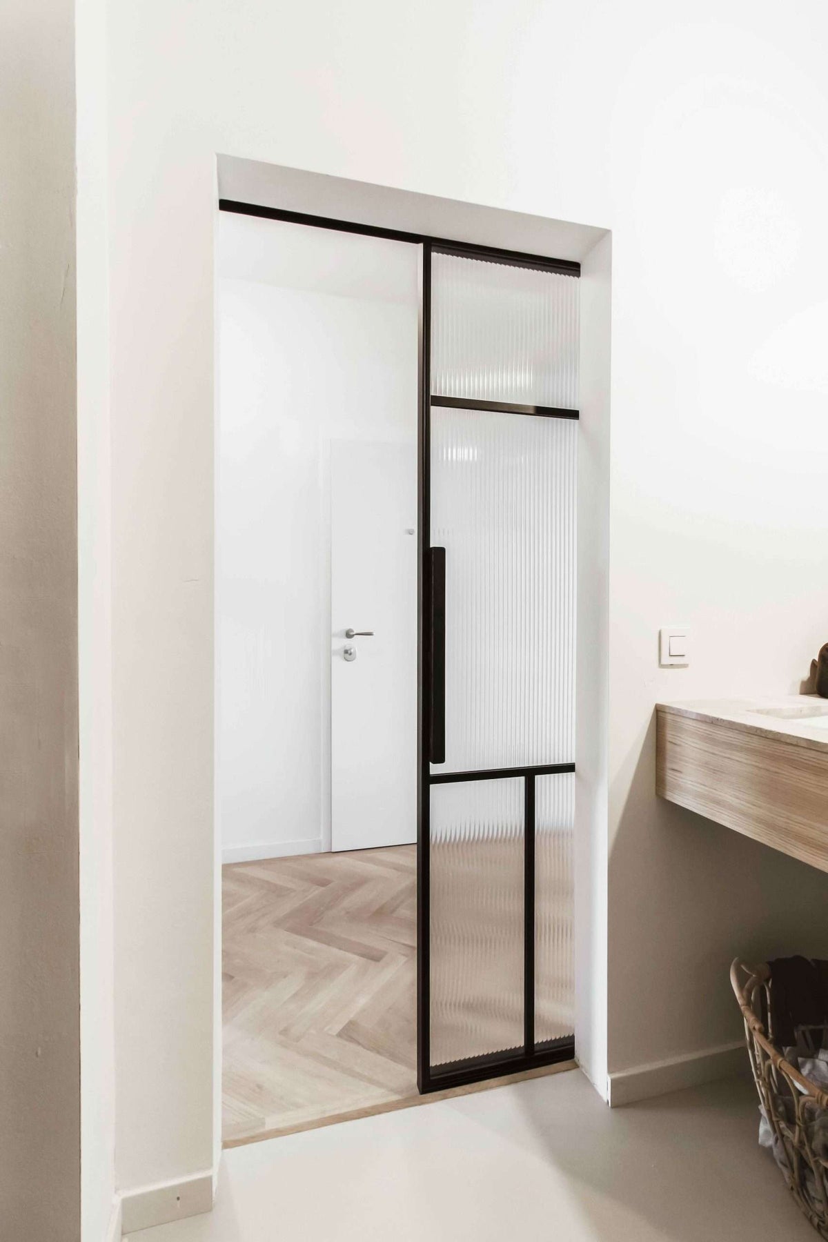 Urban Grid – Single Sliding Glass Door – internal steel and glass door, photo 1
