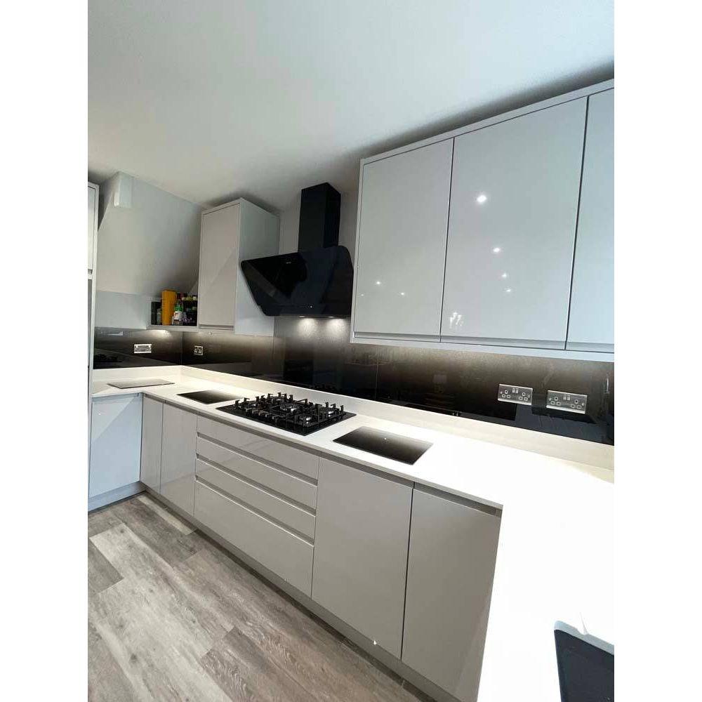 Black to White - Gradient - Splashback - Bespoke - CreoGlass®