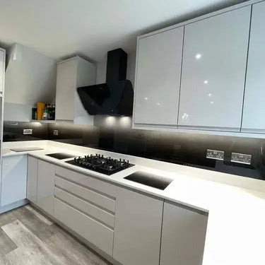 Black to White - Gradient - Splashback - Bespoke - CreoGlass®