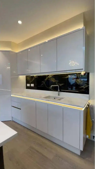 Golden - Black Opera Splashback - Bespoke - CreoGlass®