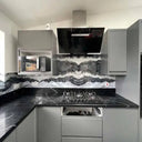Silver- Famida - Splashback - Bespoke - CreoGlass®