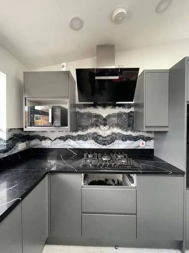 Silver- Famida - Splashback - Bespoke - CreoGlass®