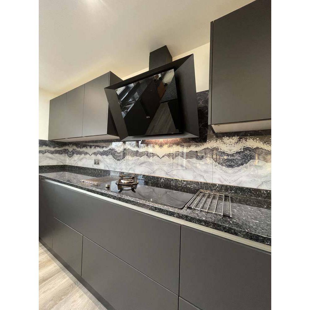 Silver- Famida - Splashback - Bespoke - CreoGlass®