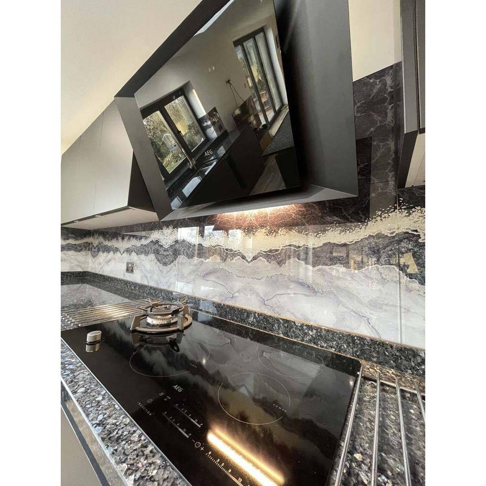 Silver- Famida - Splashback - Bespoke - CreoGlass®