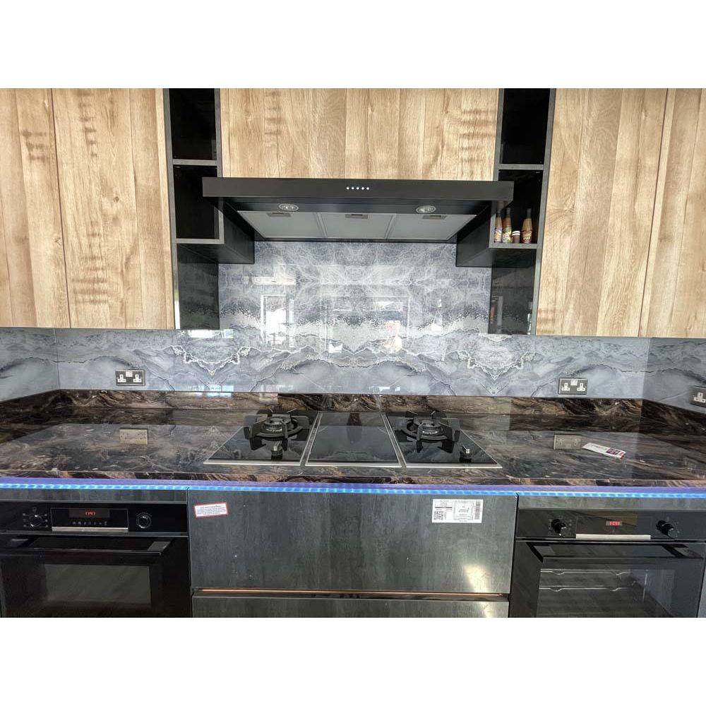 Silver - Grey- Famida - Splashback - Bespoke - CreoGlass®