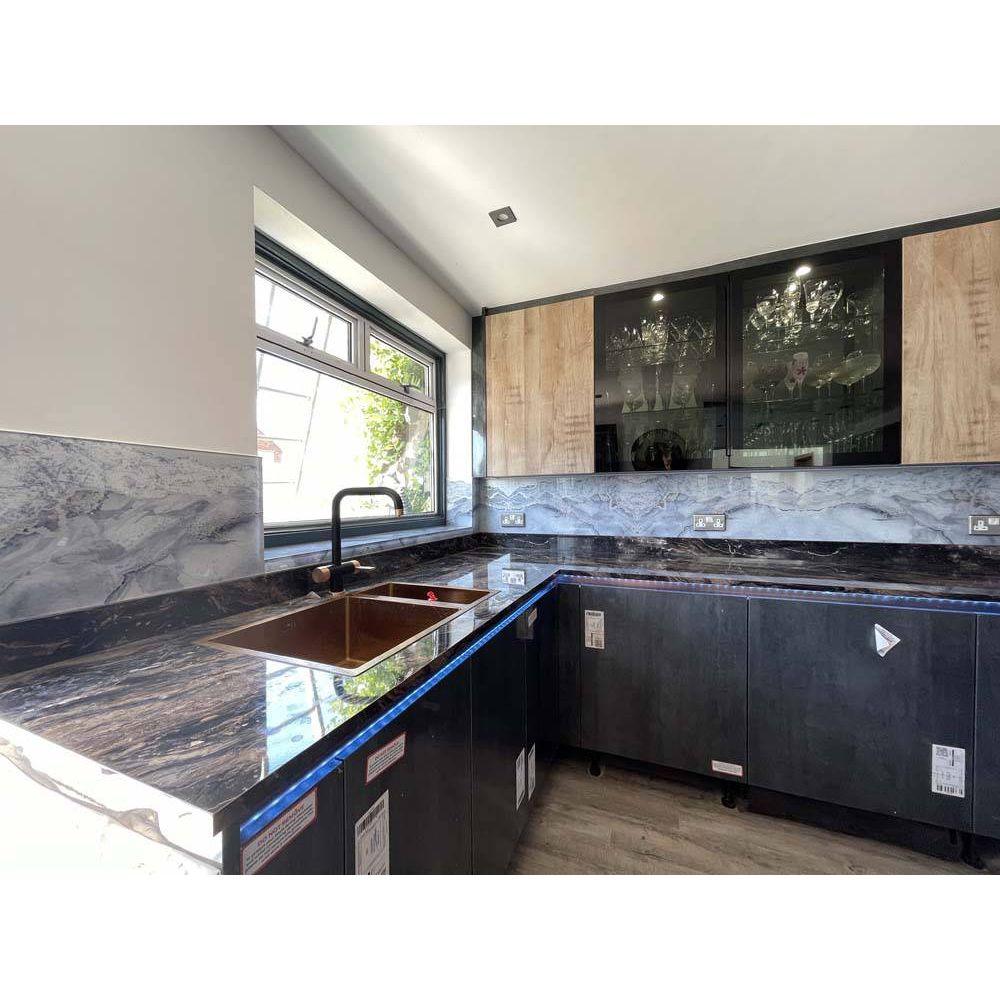 Silver - Grey- Famida - Splashback - Bespoke - CreoGlass®