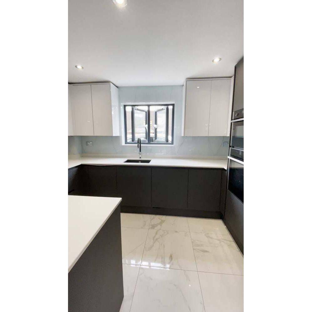 Silver - White Calacatta Splashback - Bespoke - CreoGlass®