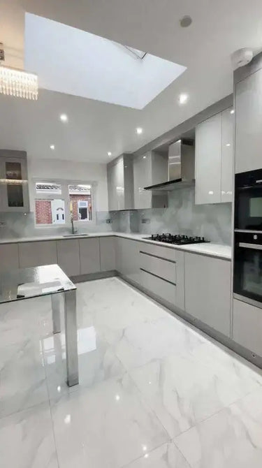 Silver - White Opera Splashback - Bespoke - CreoGlass®