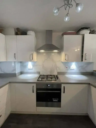 Silver - White Opera Splashback - Bespoke - CreoGlass®