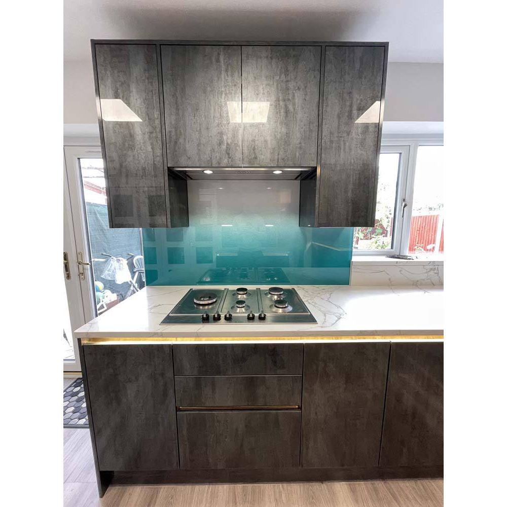 Teal to White- Gradient - Splashback - Bespoke - CreoGlass®