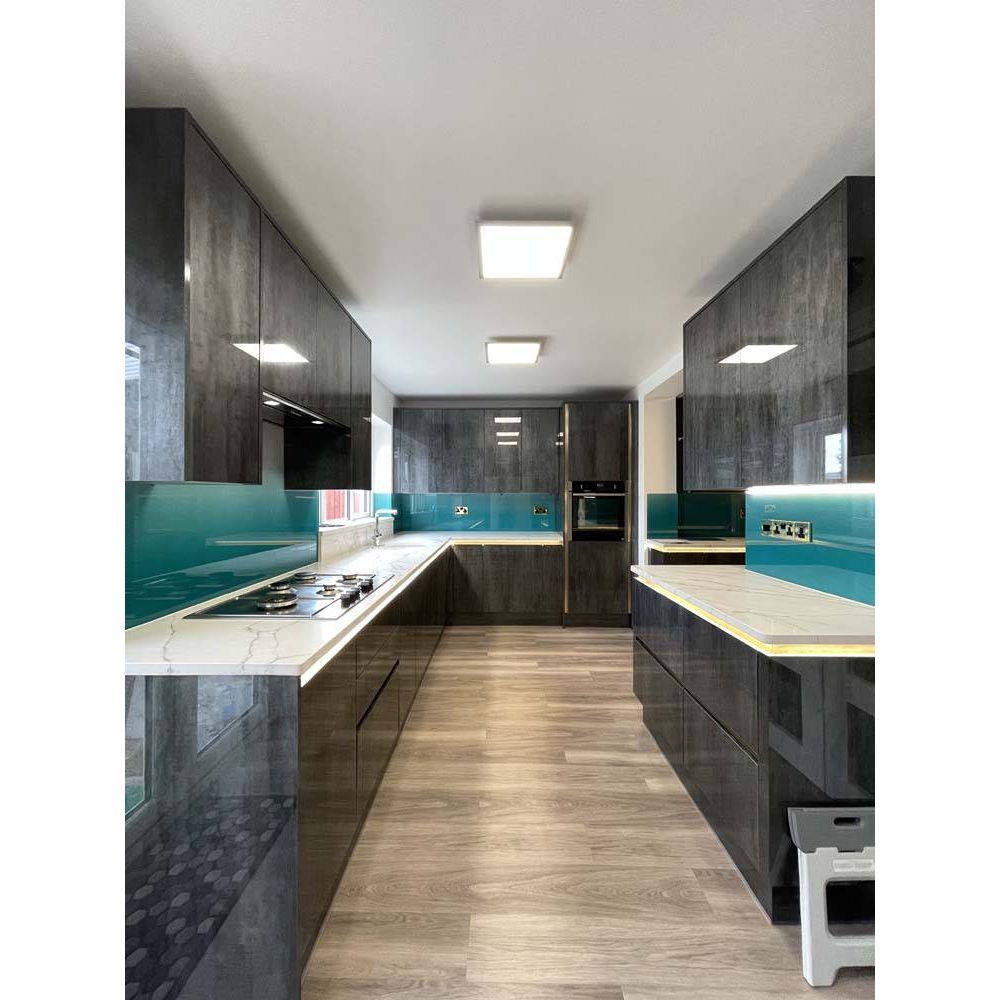 Teal to White- Gradient - Splashback - Bespoke - CreoGlass®