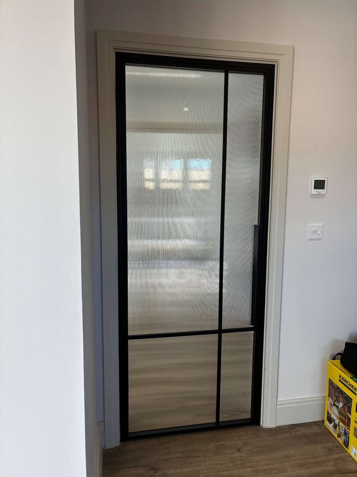 Reflex View – Single Hinged Door with Latch and Frame – internal steel and glass door, photo 4